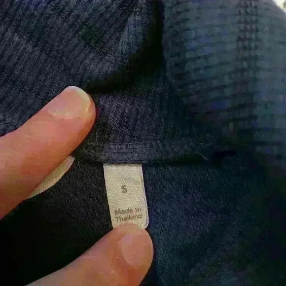 Soft souroundings turtle neck sweater - Picture 5 of 6